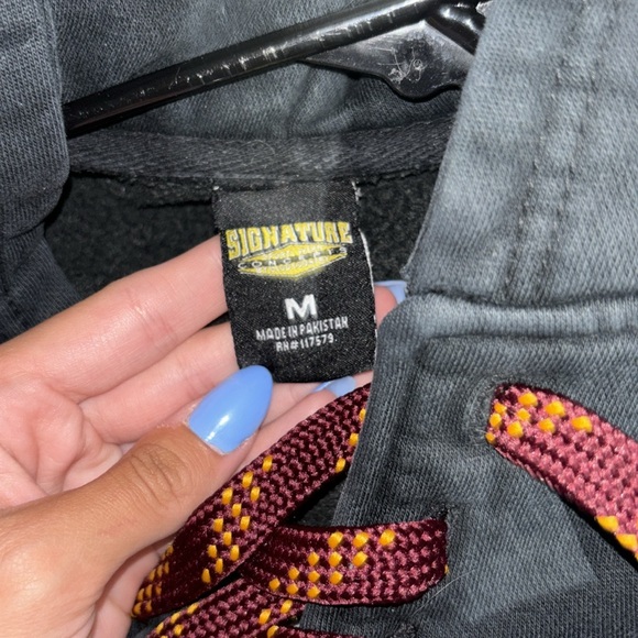 Minnesota Hockey Hoodie - Picture 3 of 3